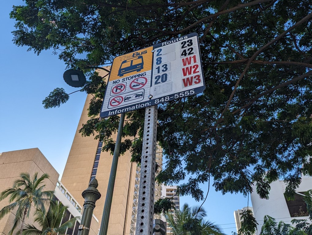 ダイヤモンドヘッド登山　ハワイ旅行　Diamond Head Hawaii