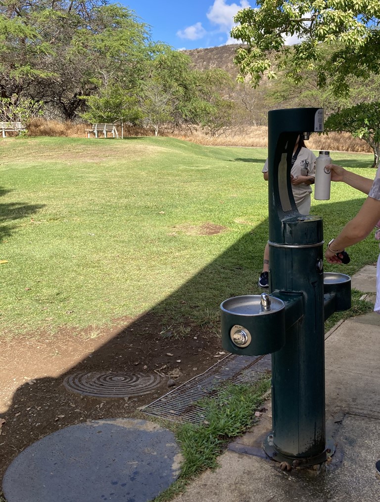 ダイヤモンドヘッド登山　ハワイ旅行　Diamond Head Hawaii