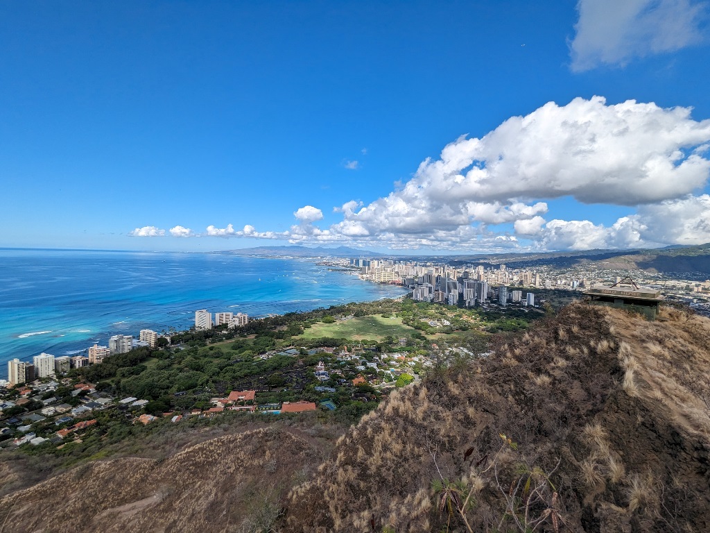 ダイヤモンドヘッド登山　ハワイ旅行　Diamond Head Hawaii